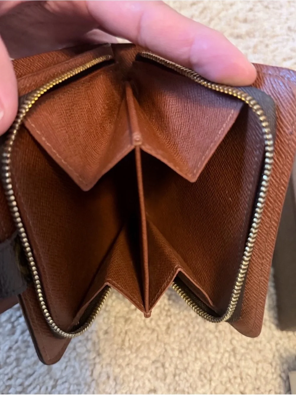 LOUIS VUITTON